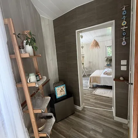 בית הארחה Boheme Chic, Terrasse, Parking Et Clim אנטיב